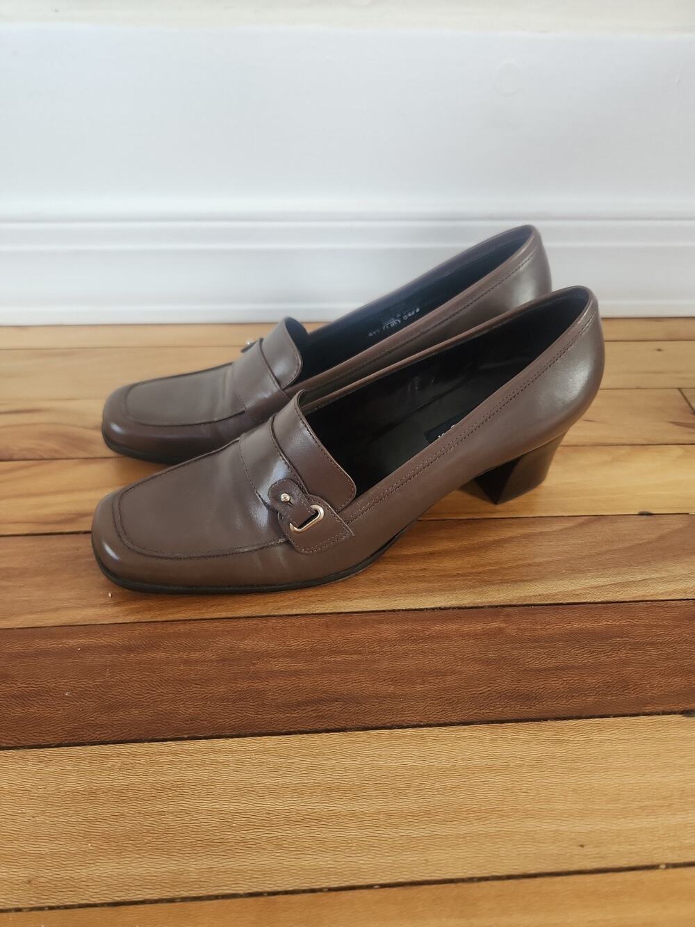 ETIENNE AIGNER Leather Sean Heeled Loafers Size 8.5 Career Chunky Heel Work